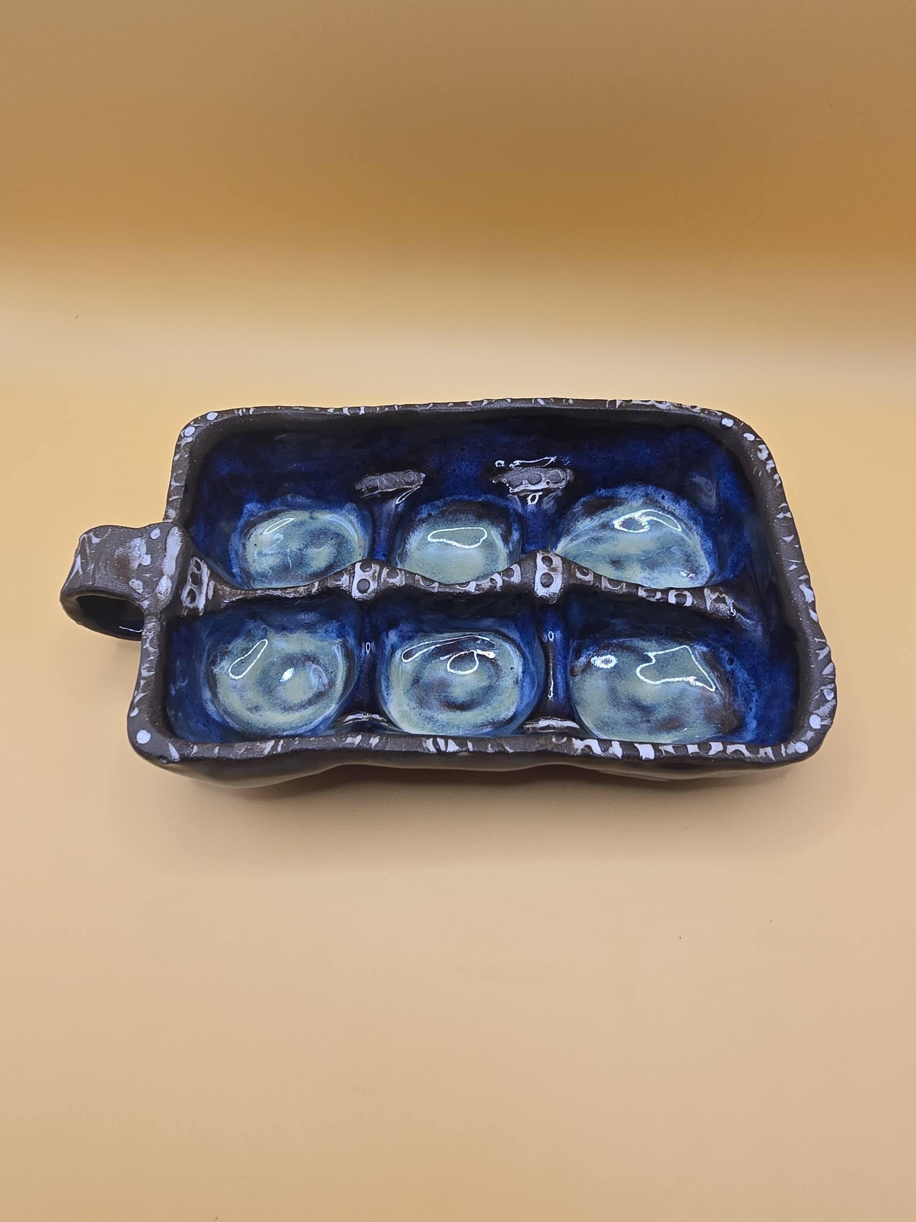 Egg holder