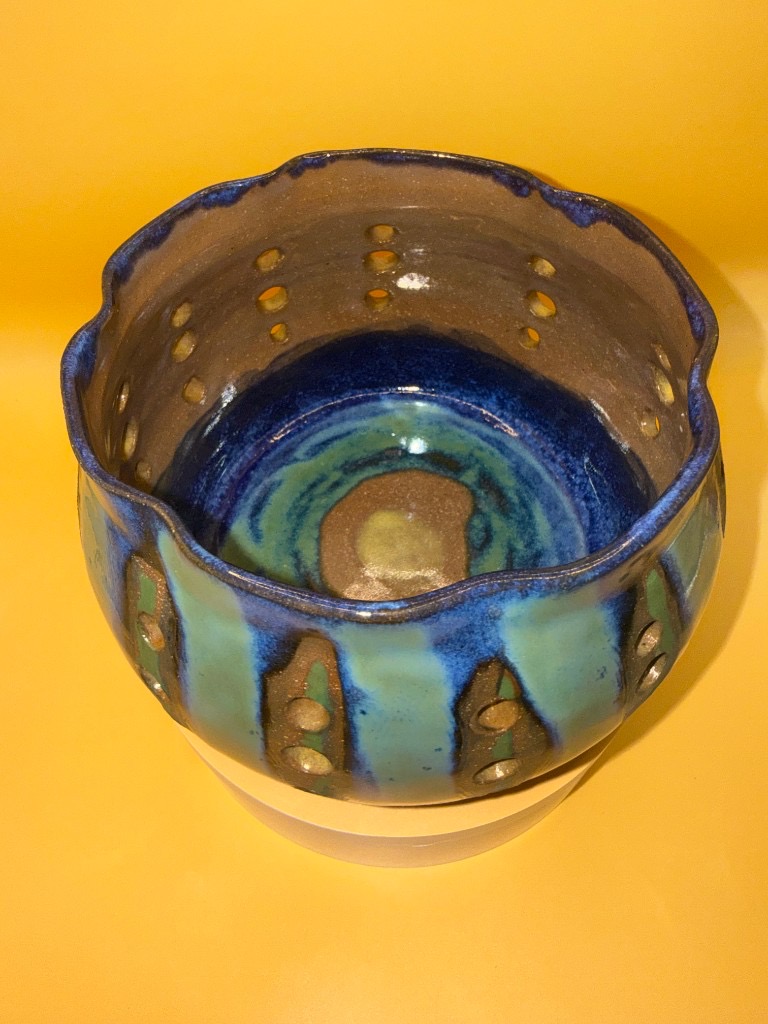 Handmade berry bowl with drainage by Clay Therapy